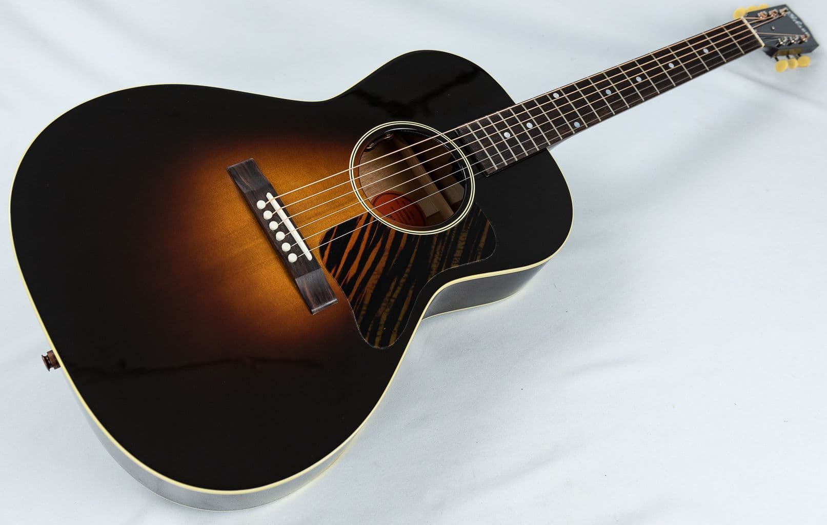 Gibson L-00 Original Guitar in Sunburst with Case