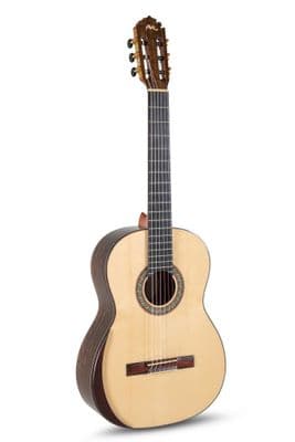 Manuel Rodriguez SUPERIOR Series B Eukalyptus Spruce Top