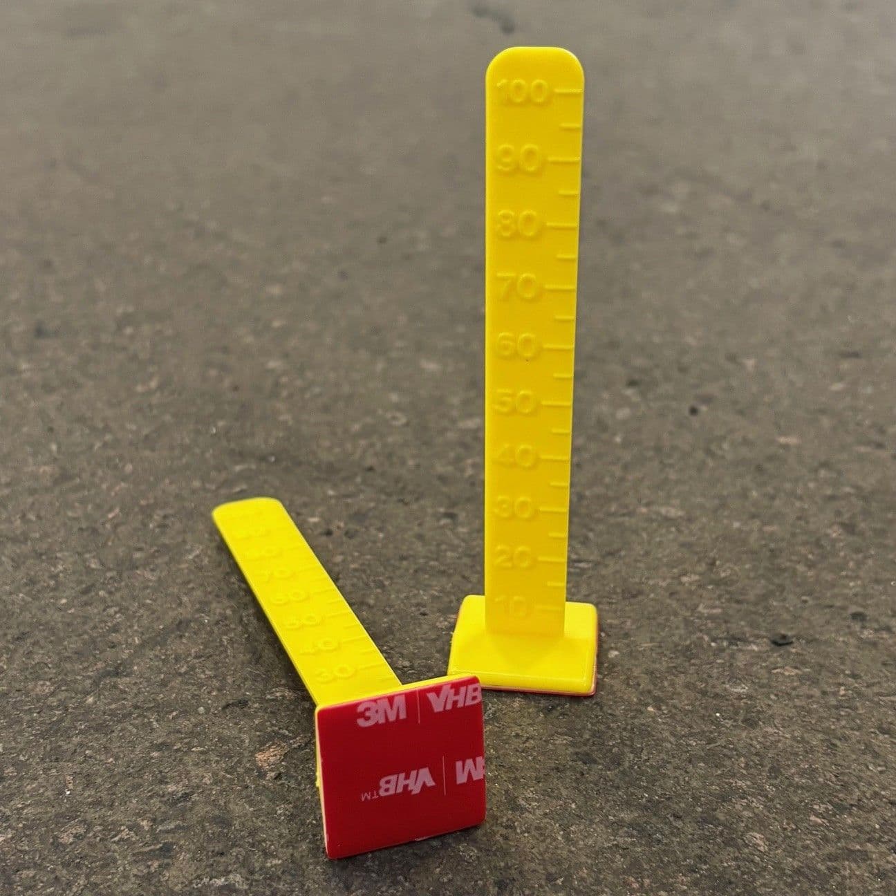 Floor height gauges, levelling pegs