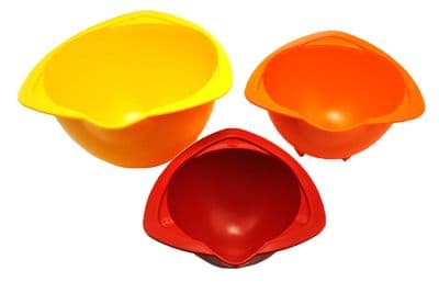 Children's Baking Mixing Bowls. Set of 3. Brilliant for those little helping hands. S7361