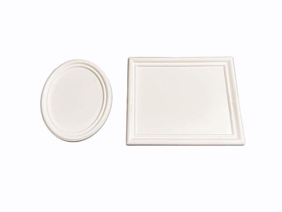 Dolls House Picture Frame Pack of 2 Oval, Rectangular 1/12th Scale. Asstd Colour. A1007
