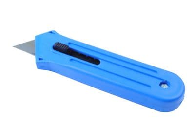 Heavy Duty Knife with retractable blade. C6003