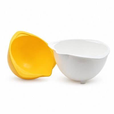 Set of 2 Nesting Plastic Mixing Bowls with Pouring Lip, Yellow and White. S7652