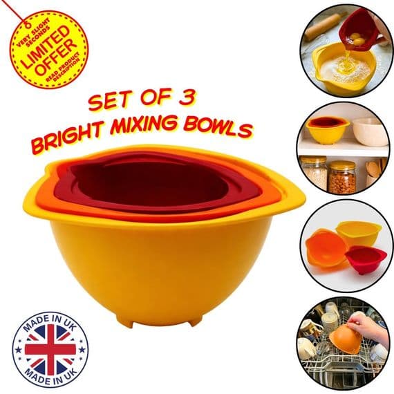 Set of 3 Nesting Plastic Mixing Bowls with Pouring Lip, Bright Colours. S7361