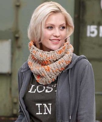 Schachenmayr LOVA Ladies Cowl FREE Knitting Pattern Scarf