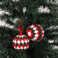 Trimits Christmas Crochet Kit - Festive Baubles