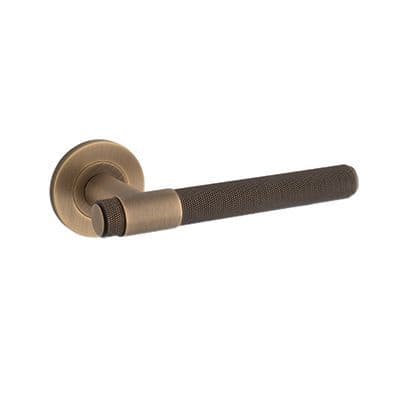 A&W Knurled Lever On Rose - Antique Brass