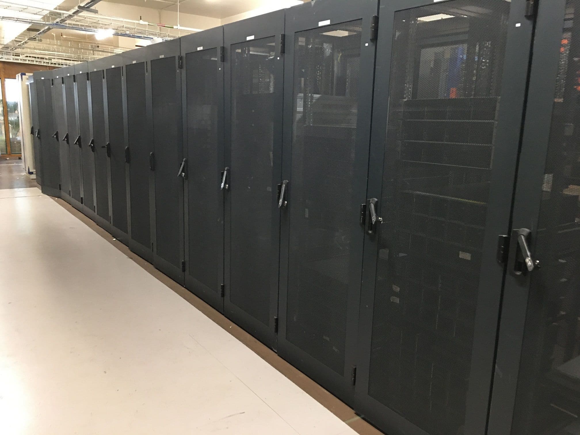 DELL PowerEdge R730XD Server Dual 14-Core E5-2680 V4 512GB RAM