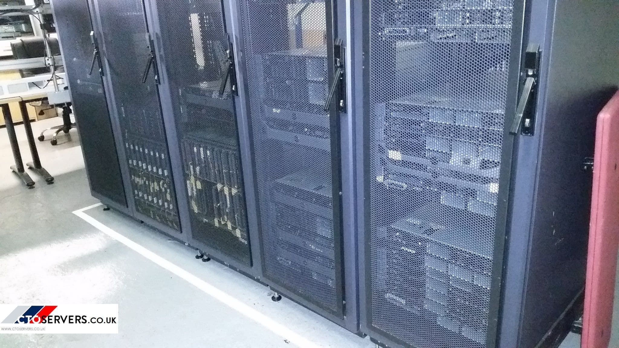 DELL PowerEdge R820 4x 8-Core E5-4650 256GB RAM 16x SSD/ SAS GPU