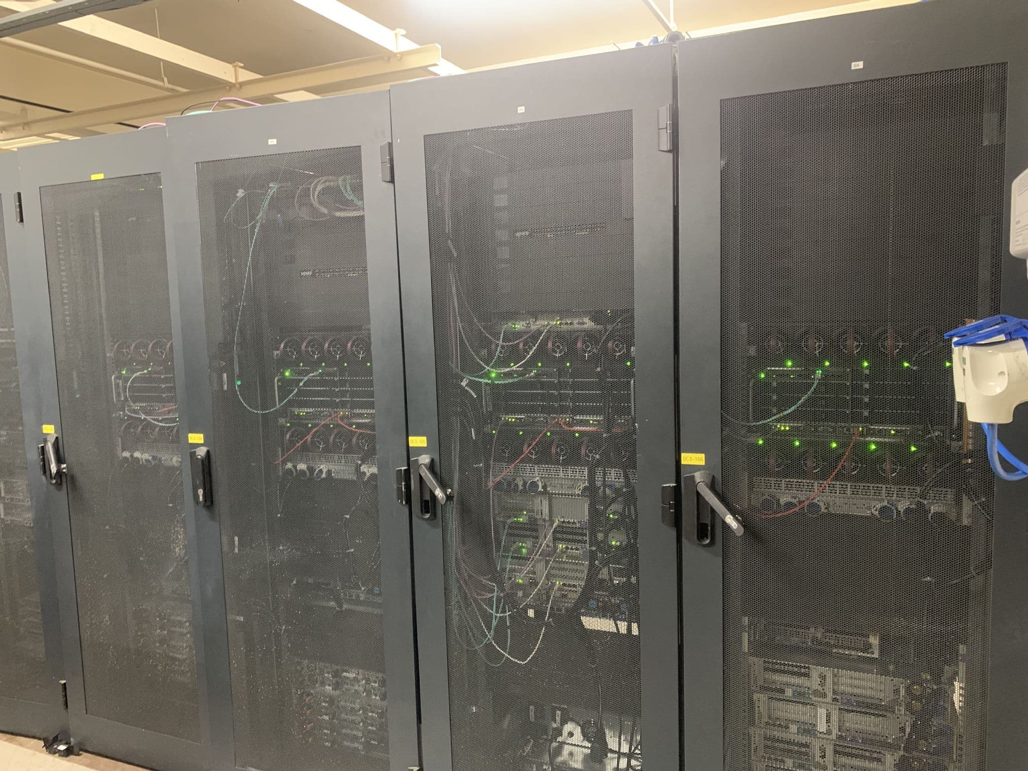Scalable HPC Render Farm Setup 64x compute Nodes 2560 / 5120 Gold CPU cores