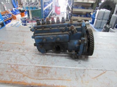 10 series 6 cylinder injector pump (SOLD)