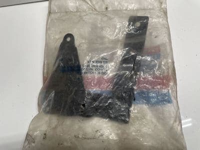 40 SERIES WIPER WASHER BRACKET FRONT & REAR E9NN17496AA