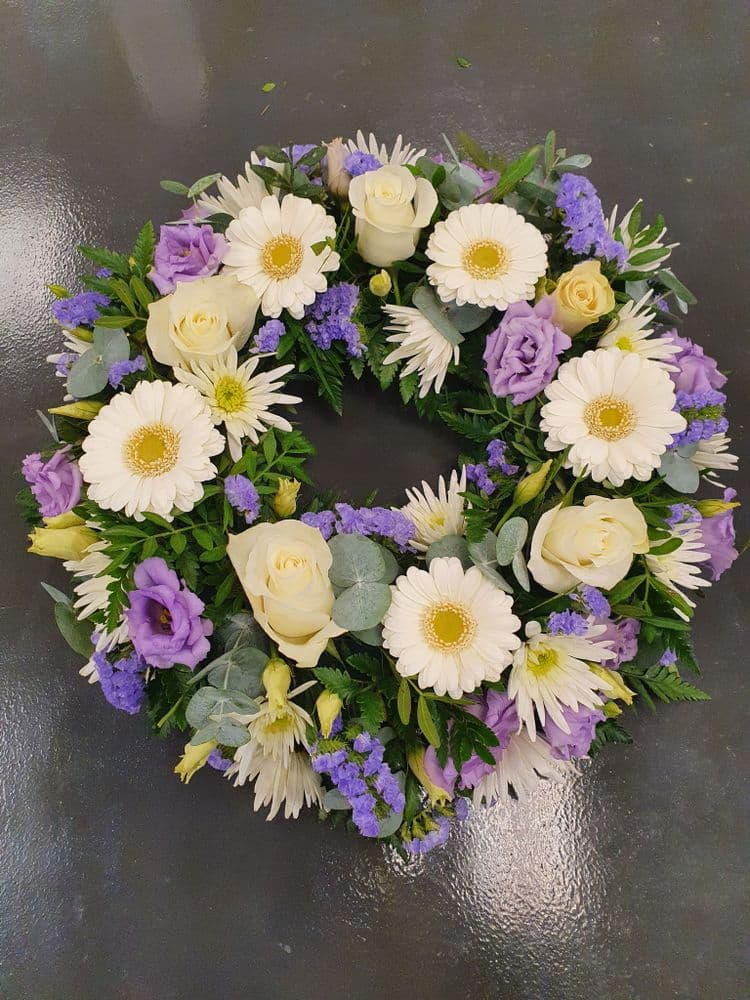 Wreath 10 - size 14"