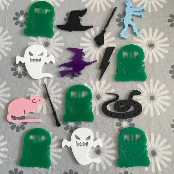 15 x Halloween Cupcake Charms