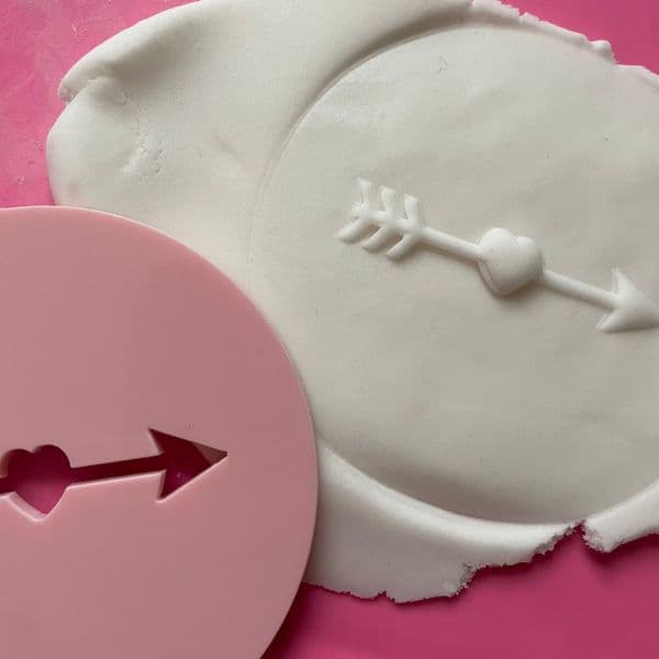 SALE Arrow with heart Cut circle stamp