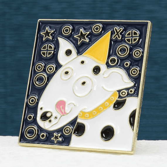 Dog badge, pin, brooch Cold enamel - Free first class UK postage.