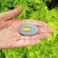 Pebble brooch 'Hepworth'