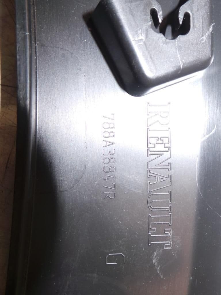 RENAULT CAPTUR 2014 LEFT REAR WHEEL ARCH TRIM 788A38847R