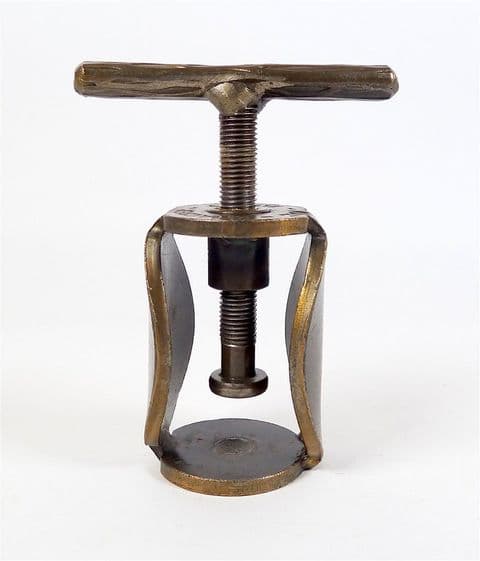 2007 Aussie-Mac-Cracker Screw Clamp Vice Nutcracker Nut Cracker Machine Australia Macadamia