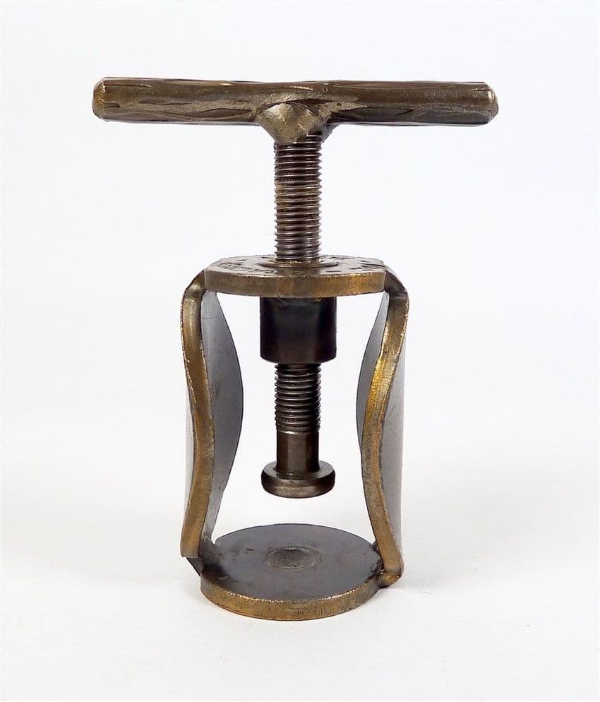 2007 Aussie-Mac-Cracker Screw Clamp Vice Nutcracker Nut Cracker Machine Australia Macadamia