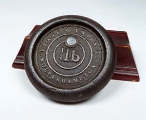 Antique Cast Iron Nesting Weight 1/4lb Pound Crane Foundry Wolverhampton Map Chart Paperweight Desk