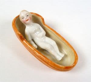 Antique German Porcelain Frozen Charlotte Doll Bath Tub Circa 1840-60s Bathing Nice Detailing Blonde