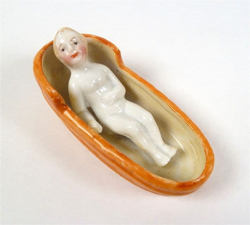 Antique German Porcelain Frozen Charlotte Doll Bath Tub Circa 1840-60s Bathing Nice Detailing Blonde