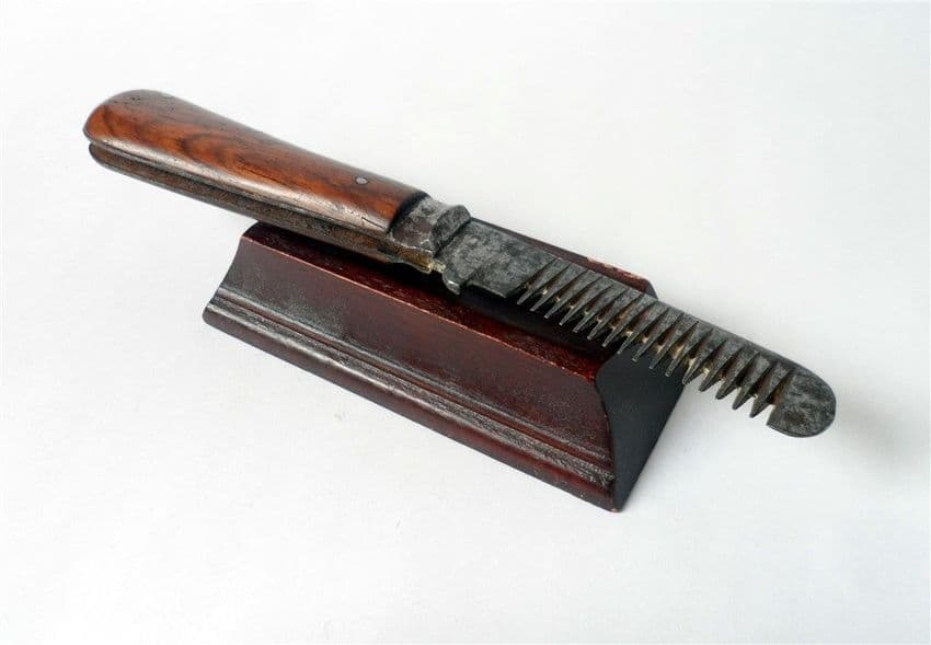 Antique Gentleman's Folding Moustache Beard Comb Straight Razor Barbers Shaving Circa 1840-80s