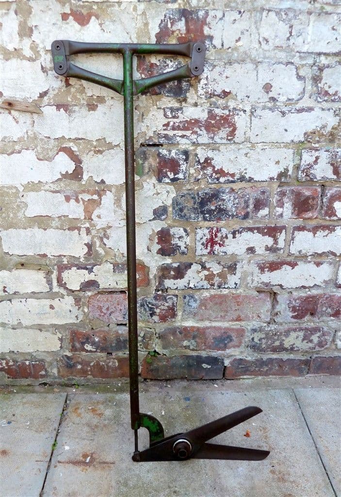 Unusual Vintage Gardening Tool Mechanical Garden Lawn Grass Edging Shears Cutters Trimmers Cupeco?