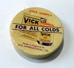 Unusual Vintage Medical Vick International Ltd Vicks Pictorial Sample Tin 1950s Colds Cough Chemist