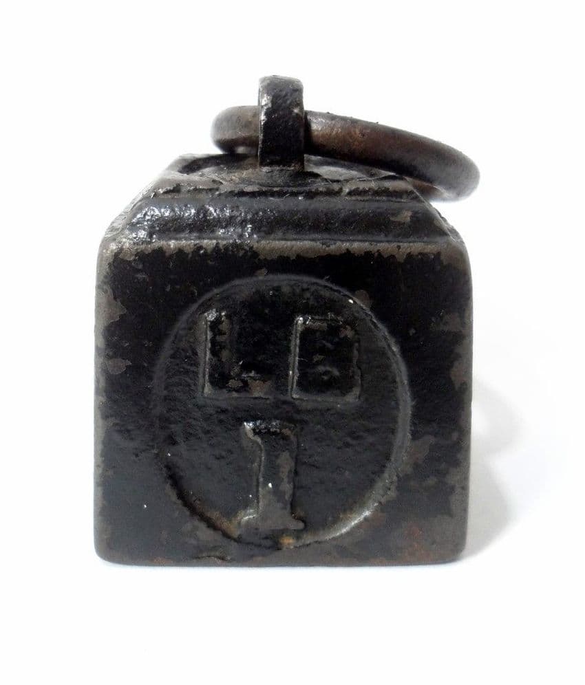 Vintage Antique Kitchen Shop Cast Iron Ring Top Weight 1lb One Pound Paperweight Cute! LB 1