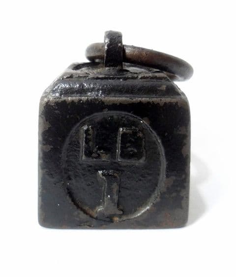 Vintage Antique Kitchen Shop Cast Iron Ring Top Weight 1lb One Pound Paperweight Cute! LB 1