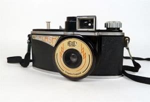 Vintage Art Deco Style Camera Agilux Agiflash 127 Roll Film Black Bakelite c 1950s Croydon England