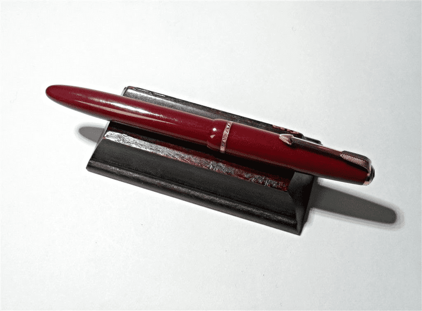 Vintage Desk Office Red Parker Slimfold Aerometric English Fountain Pen 14K Gold Nib 5 8 England 60s