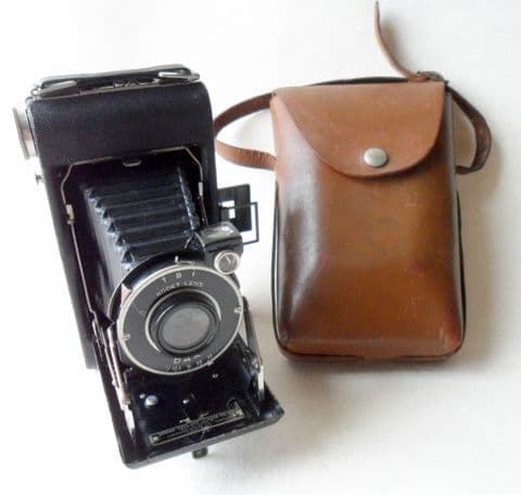 Vintage Folding Camera Kodak Vigilant Junior Six-20 Canadian Canada Circa 1930s Art Deco Re-spool 120 Roll Film 620