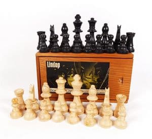 Vintage Game French Lindop Boxwood Chessmen Chess Piece Set Original Paper Label Pine Box 2.625 King
