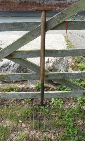 Vintage Gardening Spear & Jackson Sheffield T Handle 4 Tine Garden Fork 43" Length 6.5" Wide