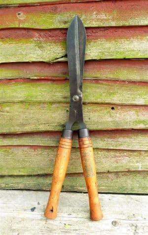 Vintage Gardening Tool Gilpin's Gilpins Cannock Garden Shears Cutters Hedge Bush Trimmers Topiary