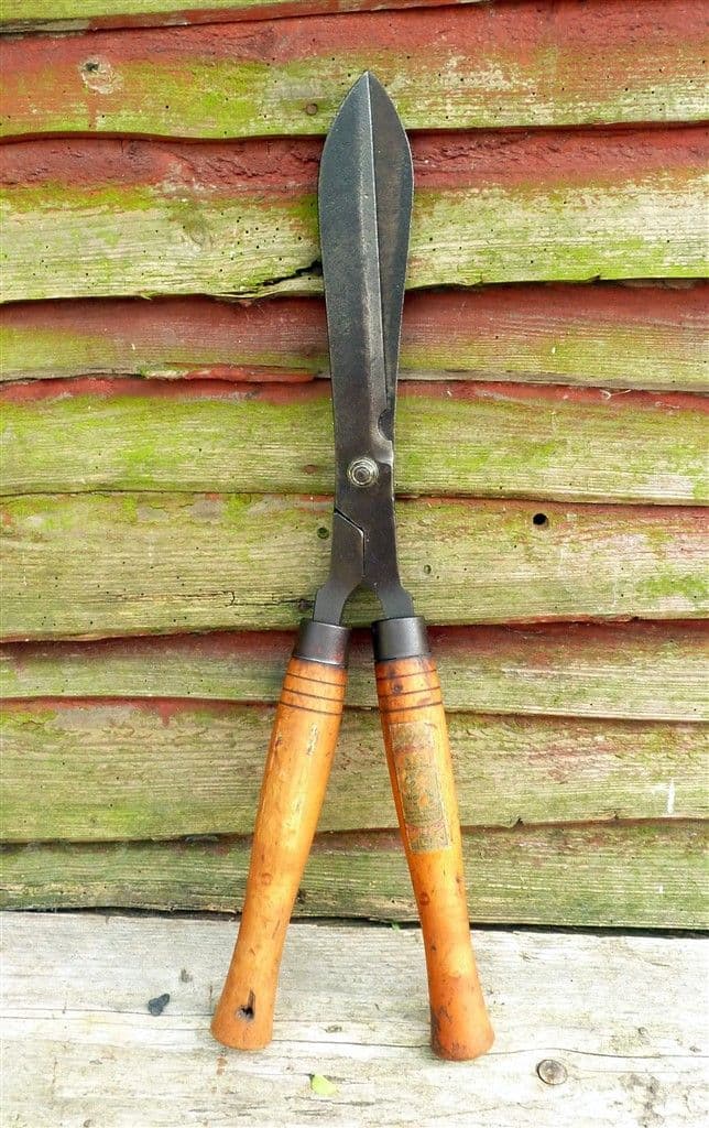 Vintage Gardening Tool Gilpin's Gilpins Cannock Garden Shears Cutters Hedge Bush Trimmers Topiary