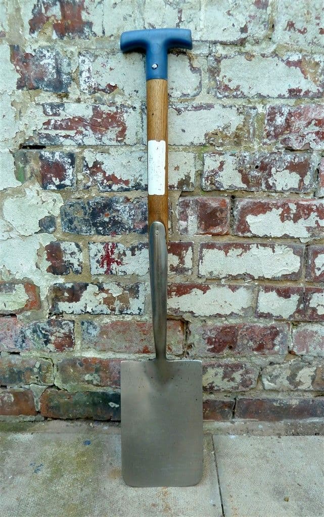 Vintage Gardening Tool Small Border Stainless Steel Spade Garden Sturdy Strong Wood Shaft