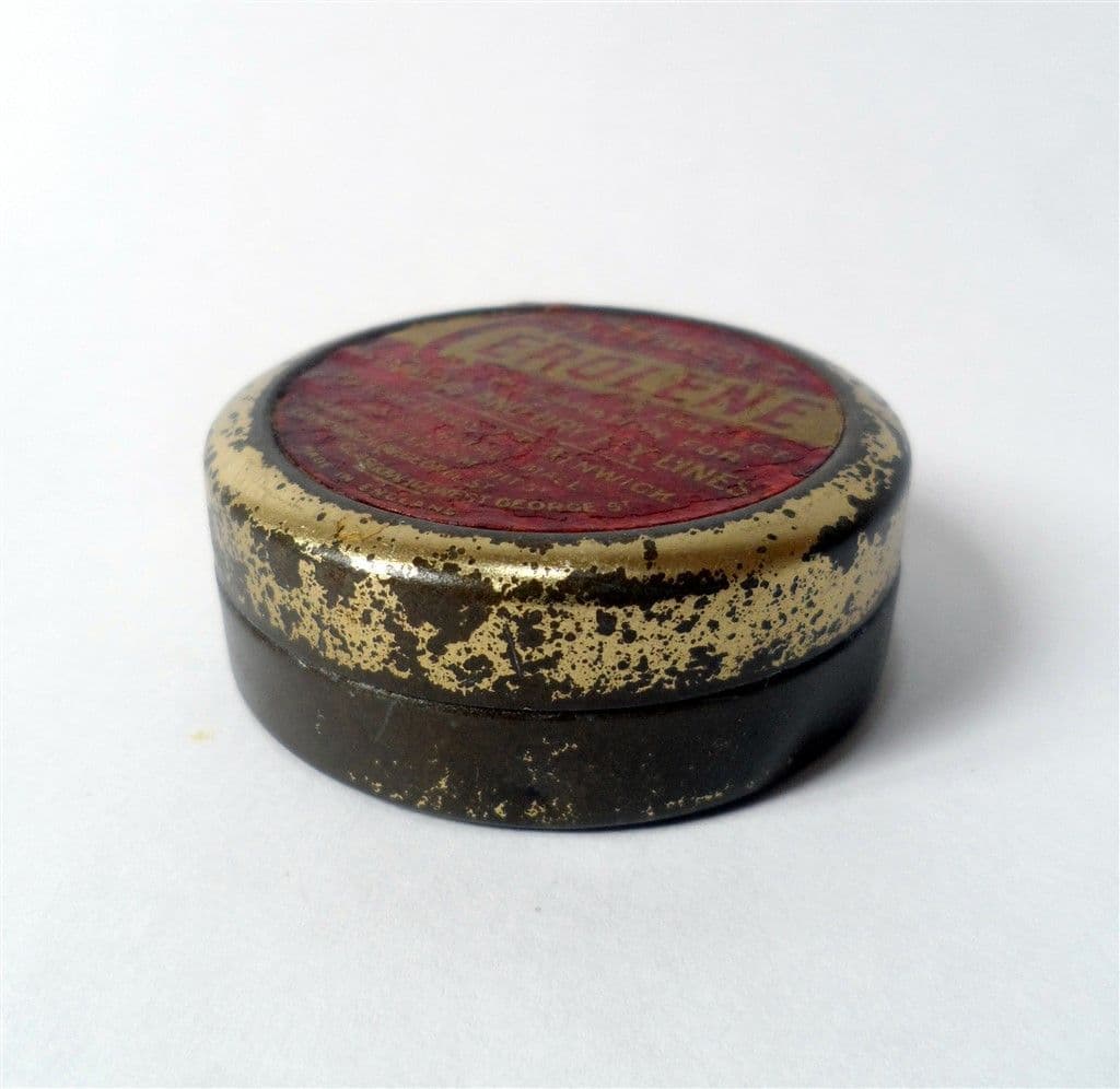 ANCIENNE BOÎTE MÉTAL et tissu EUR 5,00 - FR