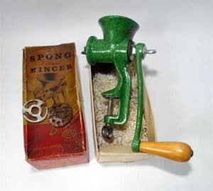 Vintage Kitchen Tool Boxed Spong & Co London Green Enamel E 25 Mincer Meat Grinder Circa 1930s