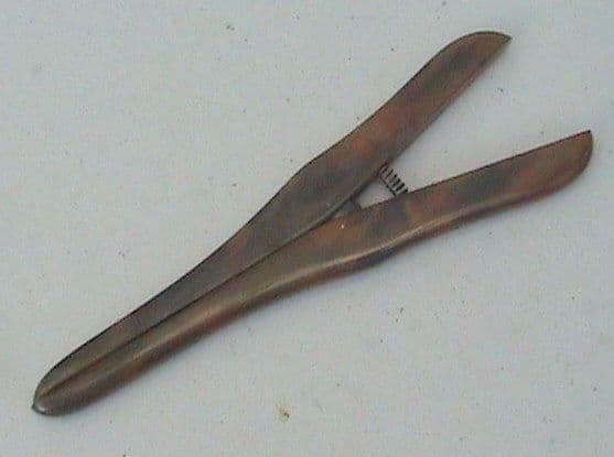 Vintage Ladies Fashion Faux Tortoiseshell Glove Stretchers 7.125" length Circa 1930s