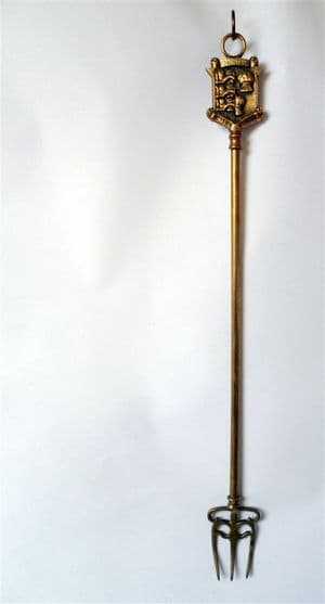 Vintage Long Handled Brass Fire Toasting Fork Chester City Arms Circa 1930s Cheshire