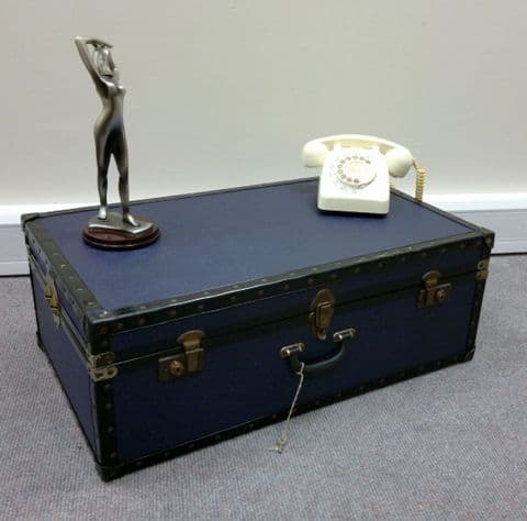 Vintage Mid Century Travel Luggage Chest Trunk Large Case c/w Working Locks & Key Circa 1950s Storage Coffee Table Blanket Toy Box