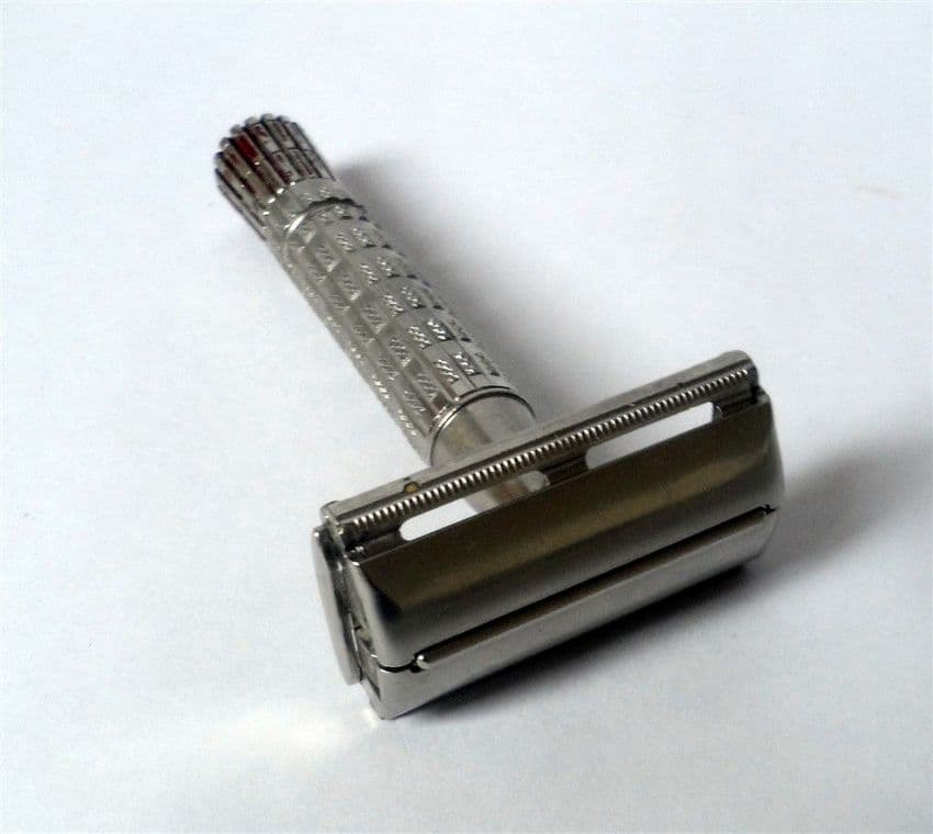 Vintage Shaving 1953 Gillette TTO Red Flare Tip Safety Razor UK Patent ...
