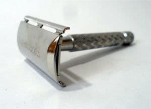 Vintage Shaving 1974 U4 4U Gillette 3 Piece Tech Safety Razor Made in England Standard DE Blades