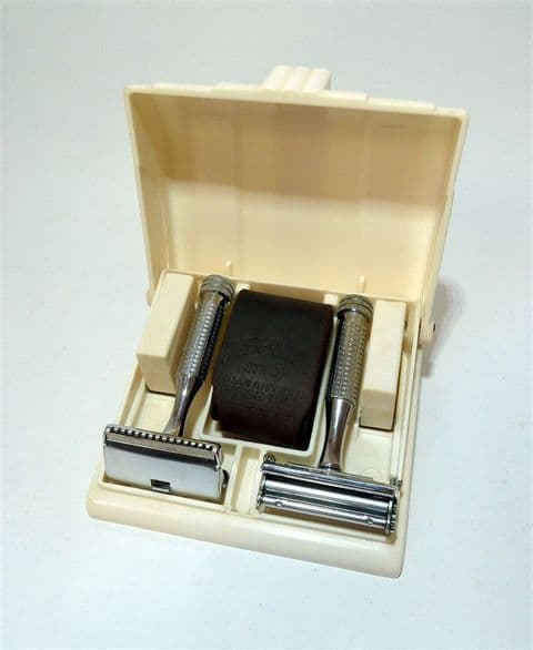Vintage Shaving Ever Ready Streamline Patent Safety Razor Set Case England SE Blade Stropper Strop (1)