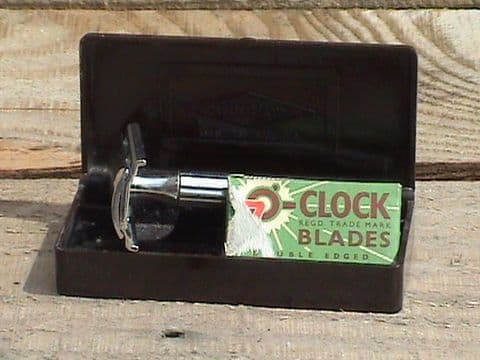Vintage Shaving Gillette 3-Piece DE Safety Razor in Orginal Bakelite Case, Circa 1930s