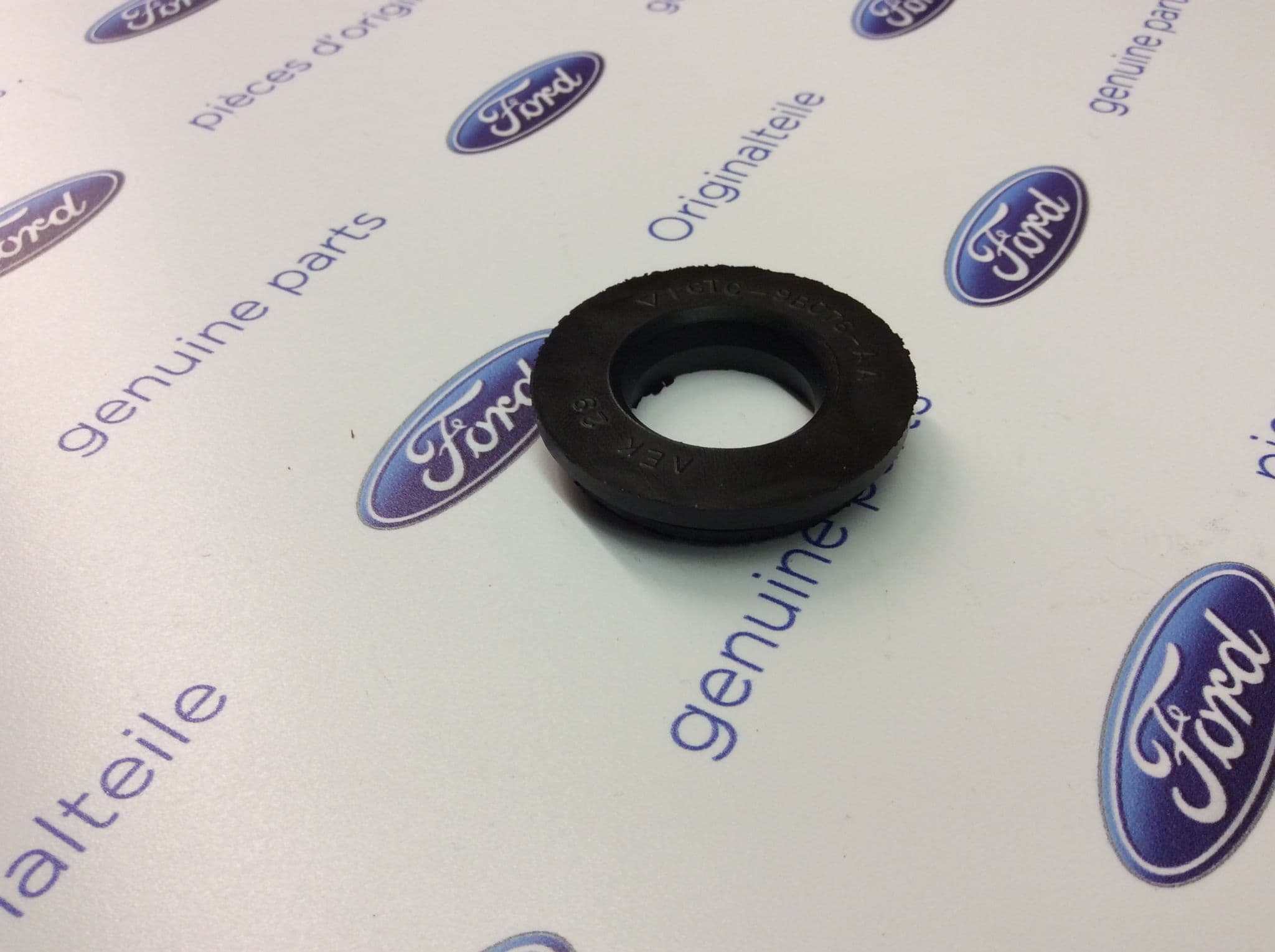 FORD CAPRI fuel tank breather seal